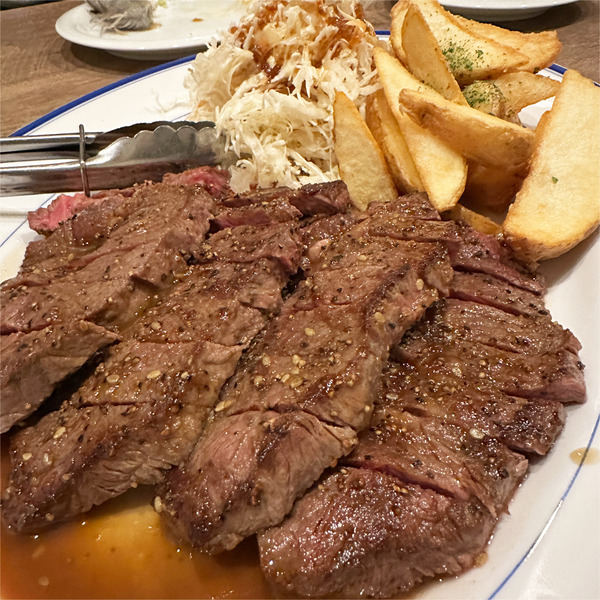 14牛肉のステーキ(ミスジ)・ポテトフライ