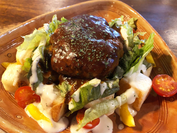 02パンダバーグ(900円)