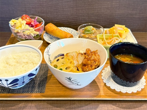 01_8月限定メニュー(1400円)鶏と野菜の黒酢あん