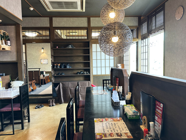 09店内