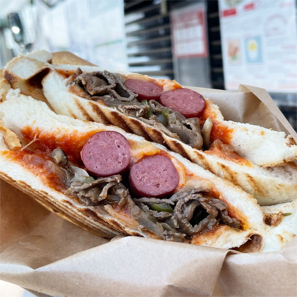 01エゾシカイタリアンホットサンド＆ソーセージ(800円)