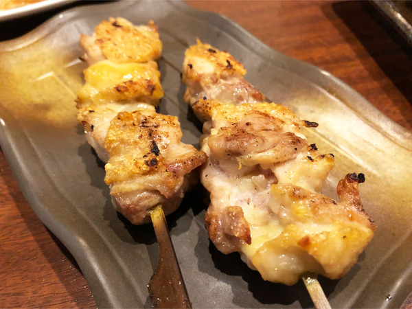 06若鶏串・塩(482円)