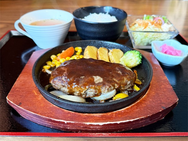 01和牛ハンバーグセット(1870円)