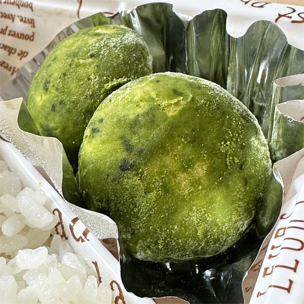 07桜と抹茶のスノーボールクッキー