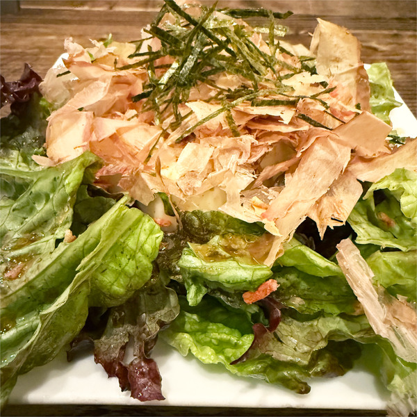 13カリカリ桜海老と豆腐のヘルシーサラダ(700円)