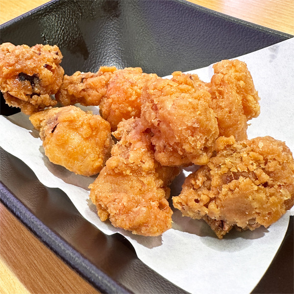 17赤いかの唐揚げ(360円)