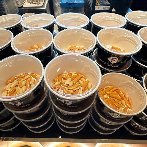 40本日のおつまみは柿の種