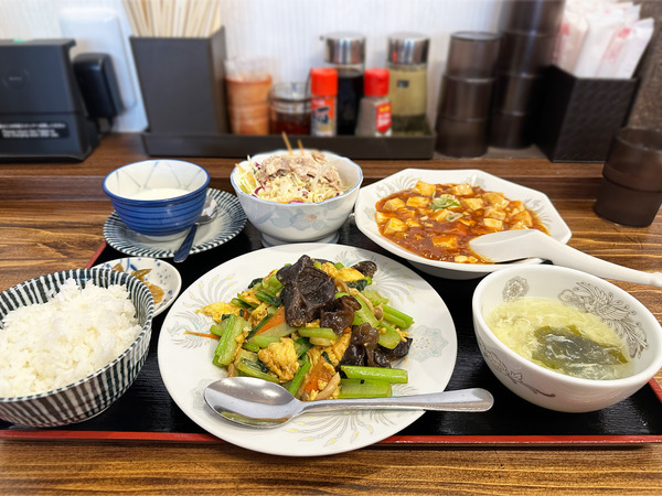 08豚肉とキクラゲの玉子炒め定食(1650円)