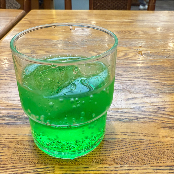 03サービスのメロンソーダ