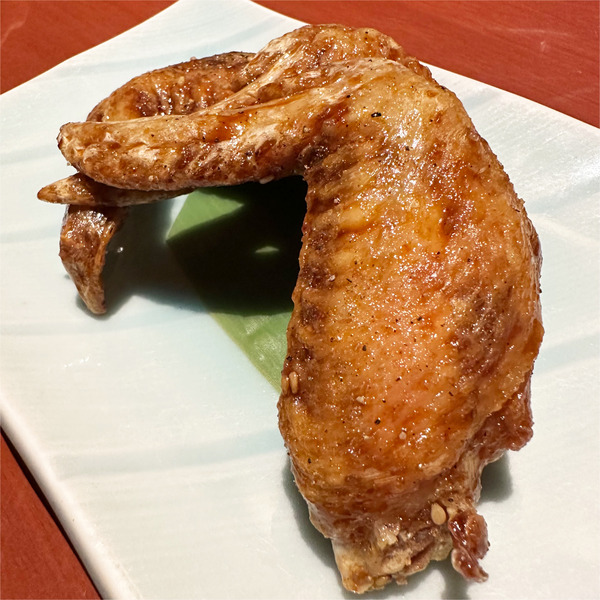 08名古屋でおなじみ手羽先唐揚げ・3本(528円)