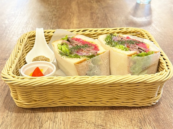 04ローストビーフサンドウィッチ(1380円)