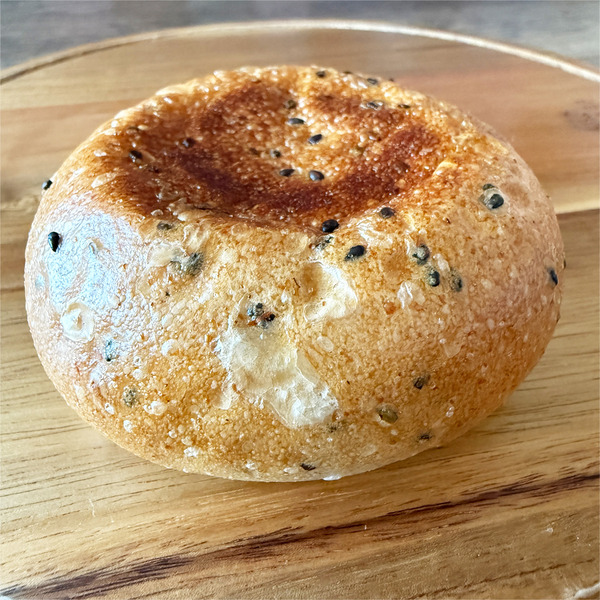 04黒ごまあんぱん(200円)