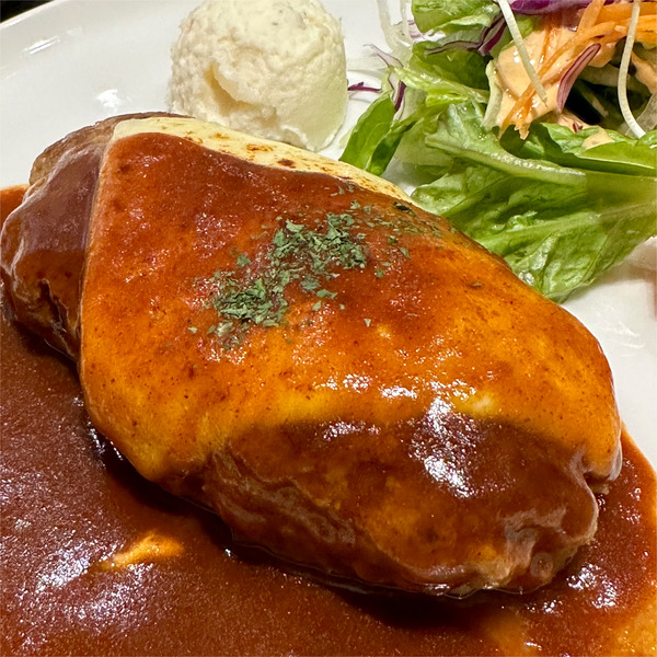 05ふわふわハンバーグです