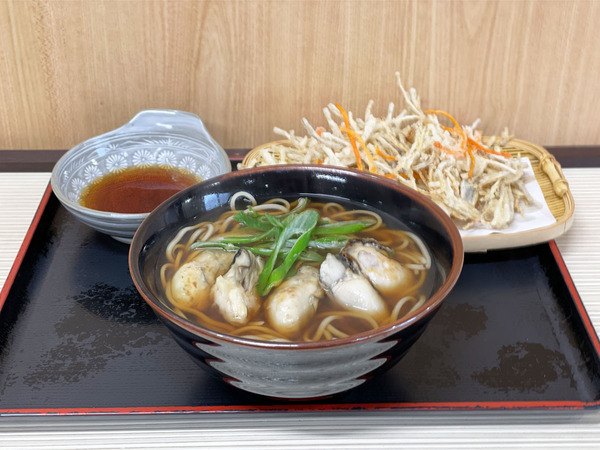 01牡蠣そば(1380円)・ごぼう天(160円)