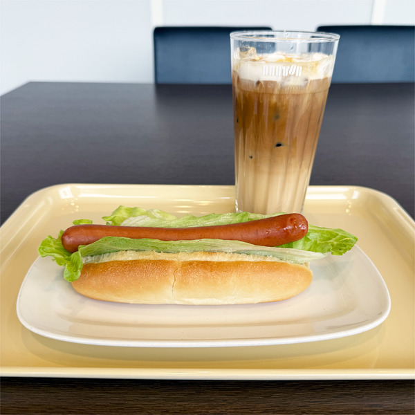 01レタスドック(370円)・塩キャラメルラテL(630円)