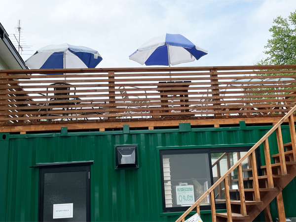 07店舗横の2階テラス席も理容出来ます