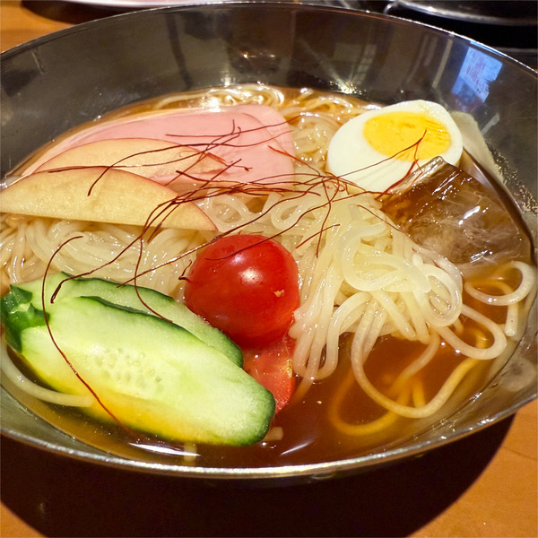 10冷麺(808円)