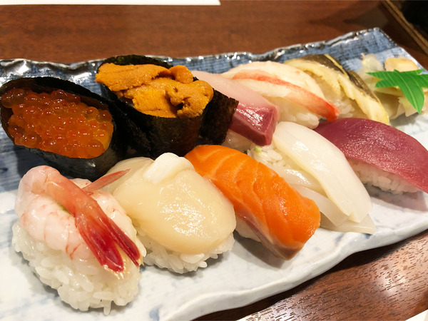 09生寿司十貫盛り(1926円)
