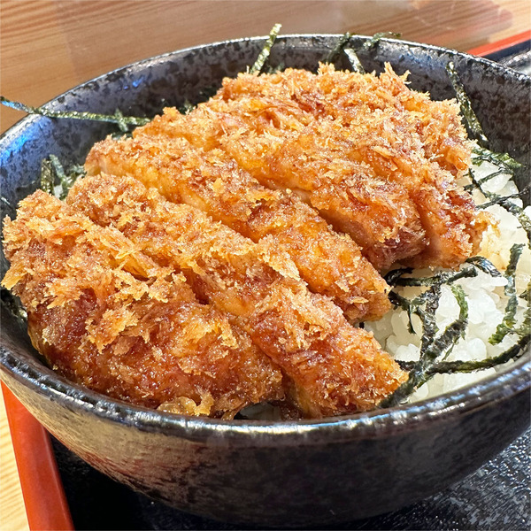 02甘辛いタレのサクサクカツです