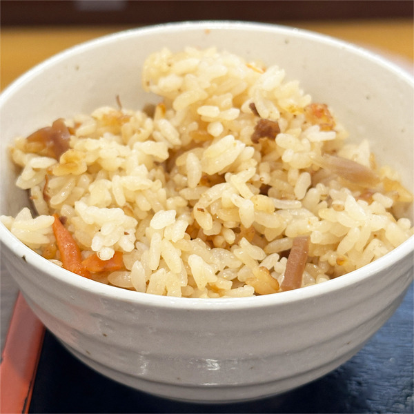 07ごはん・汁物セット(200円)とりごぼうの炊き込みご飯