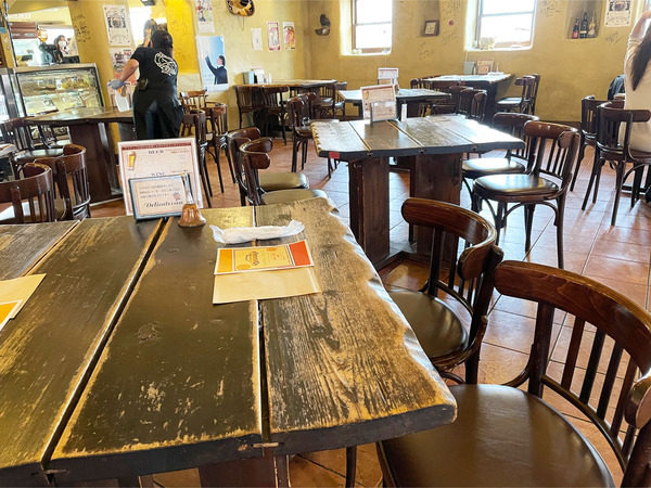 27店内