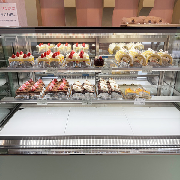 09ケーキのショーケース