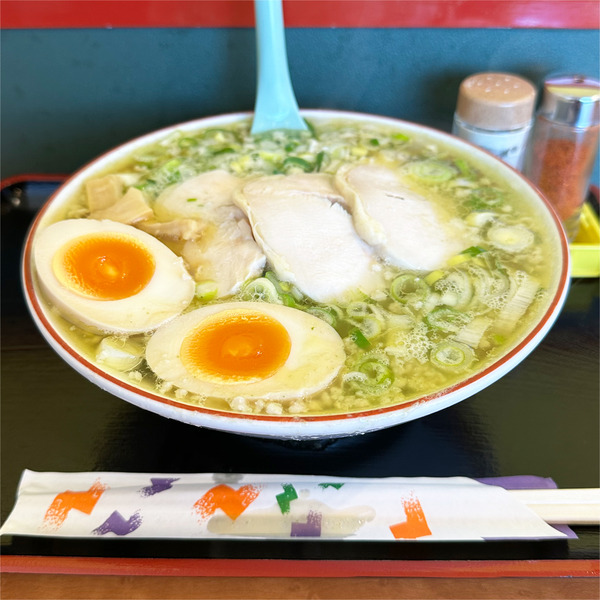 01塩ラーメン(850円)・味玉(110円)