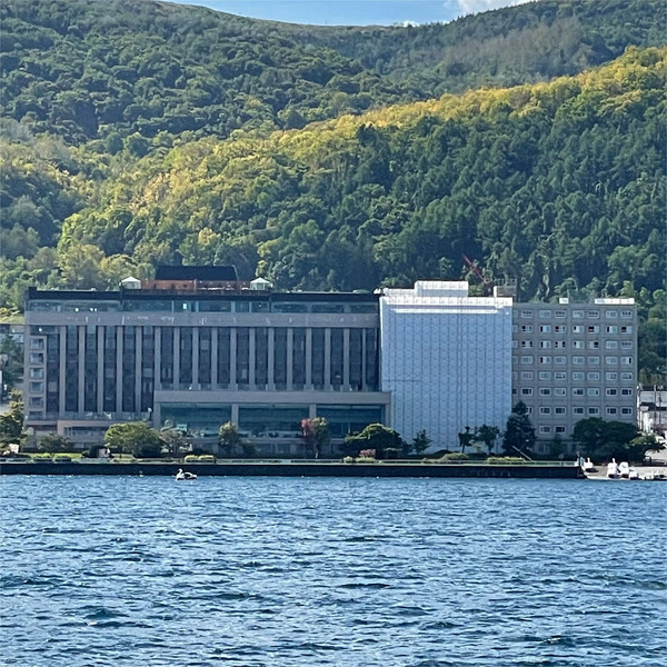 16湖の上から「ザ レイクビュー TOYA 乃の風リゾート」