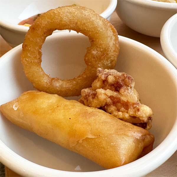 06春巻き・鶏肉の唐揚げ・オニオンリング