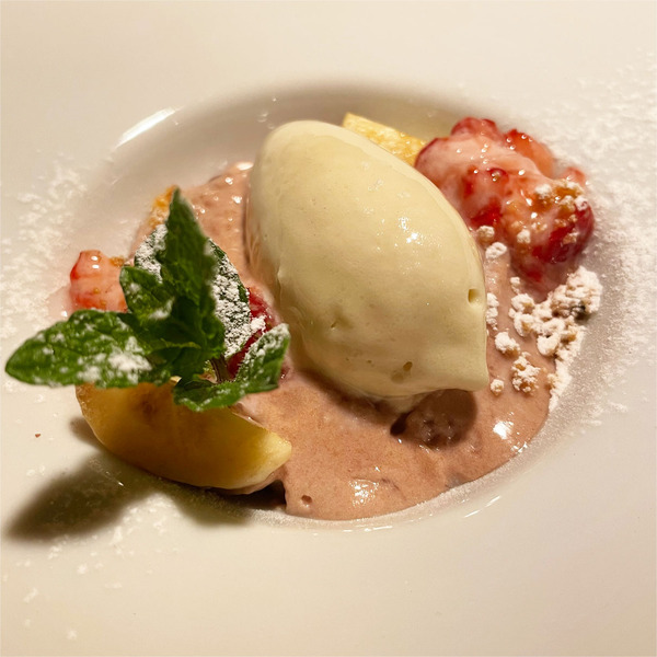 23十勝産小豆のババロアとバナナのアイスクリーム