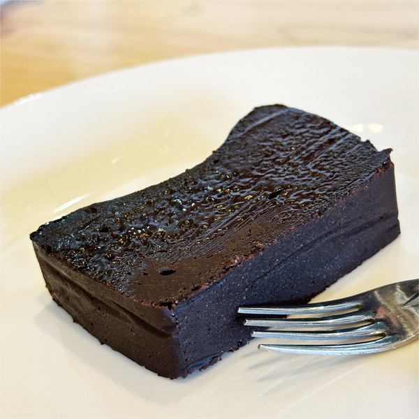 13チョコレートケーキ