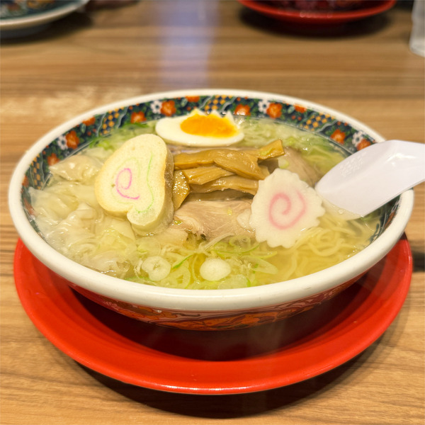 01味彩塩ラーメン(950円)・ワンタン(3個150円)