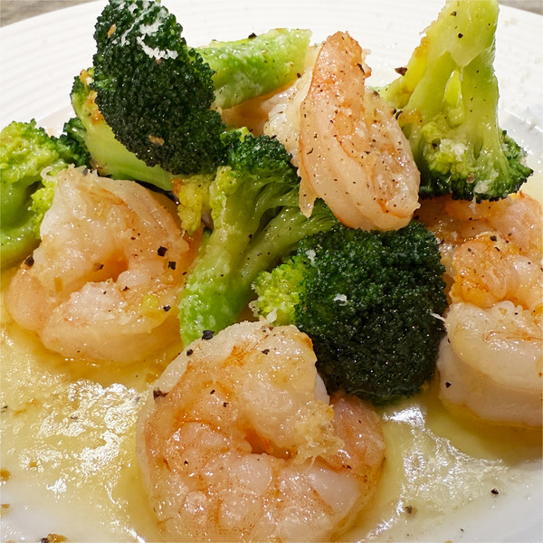 02海老とブロッコリーのアーリオ・オーリオ(900円)