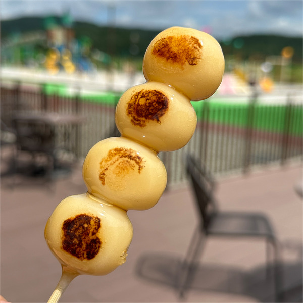 02焼き団子・みたらし(180円)