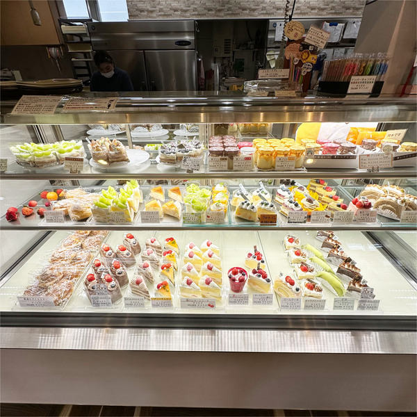 05ケーキのショーケース_1