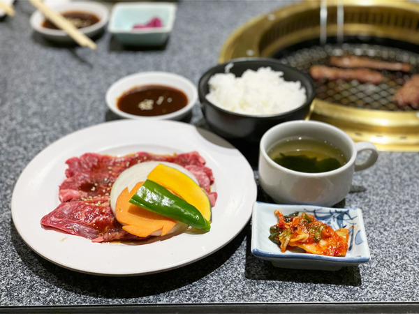 01牛サガリ定食(1320円)