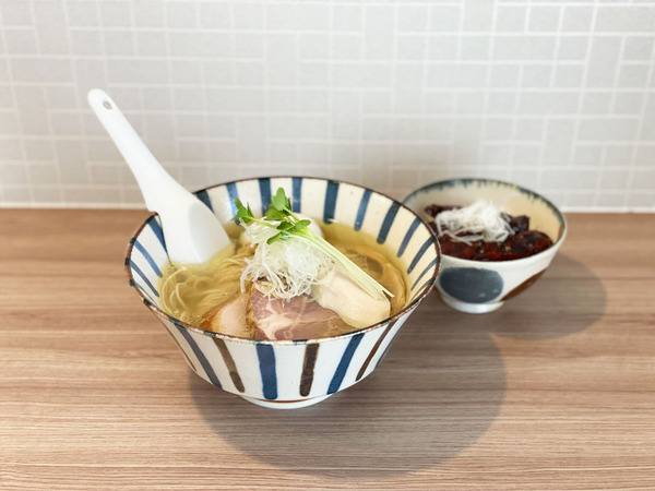 01鶏そば塩 特製(1100円)・ミニ照り焼き丼(350円)