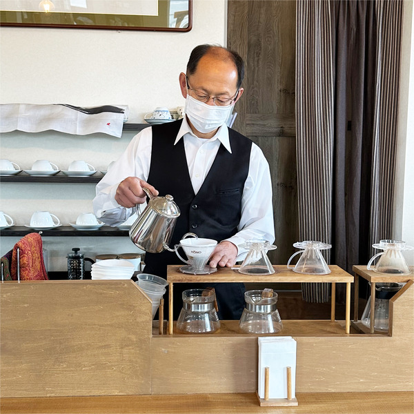 06御影珈琲マスター