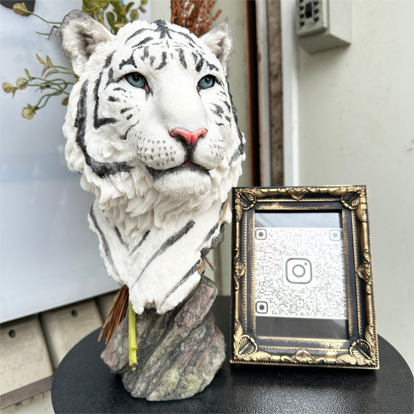 18目印のホワイトタイガー