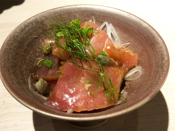 05マグロのトリュフ醤油漬け(590円)