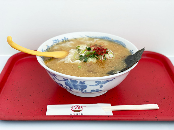 01ワンタン麺・味噌(880円)