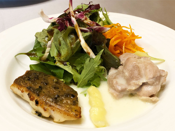 06鯛のポワレ・鶏のベルモットソース