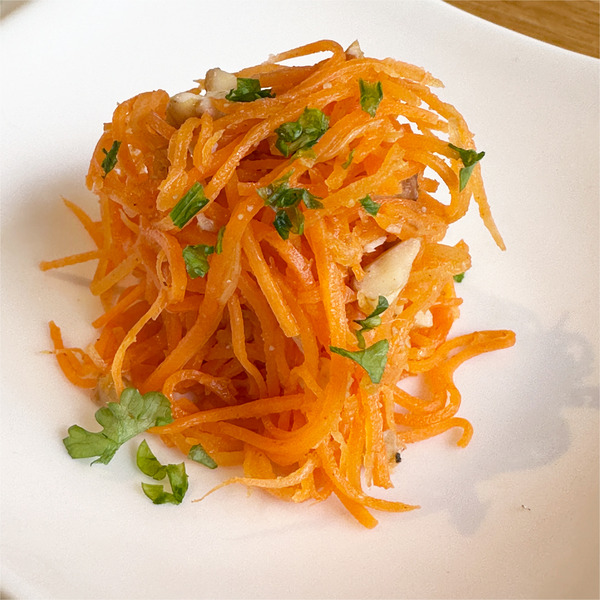 04前菜(クルミとニンジンのラペ)