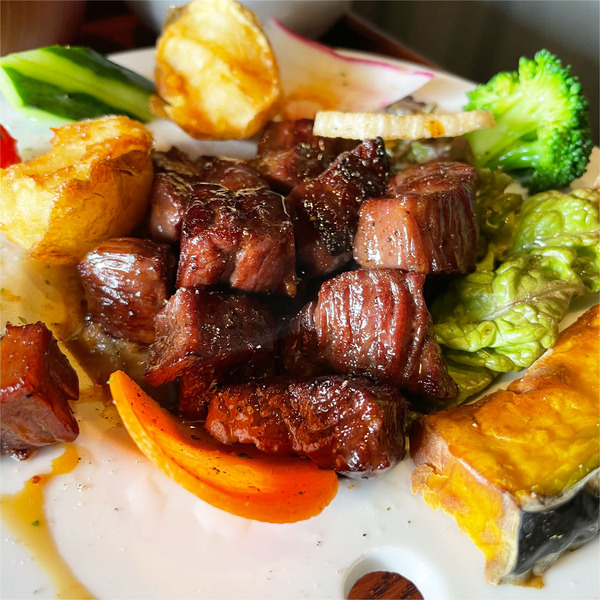 03牛肉のサイコロステーキ・山わさびで(1500円)