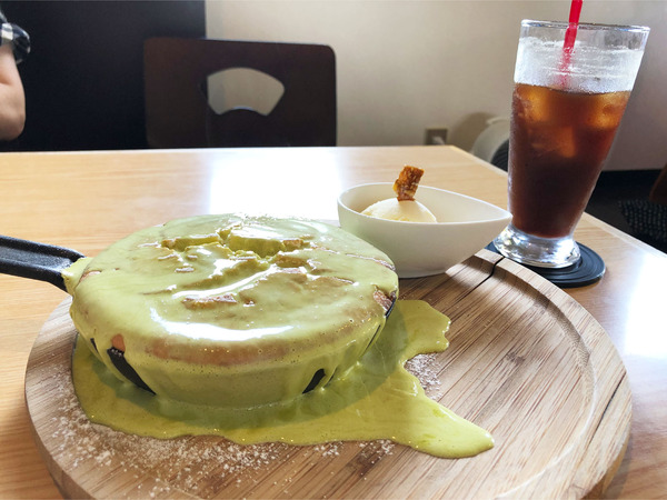 02鉄板パンケーキ・ピスタチオ(1274円)