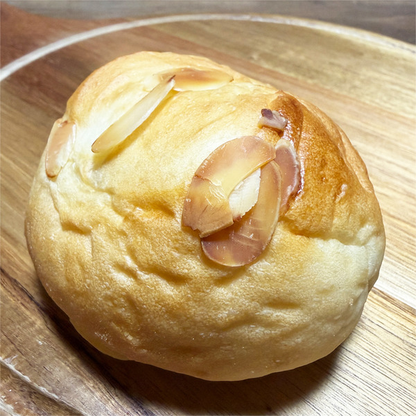 05クリームパン(270円→お試しで無料)