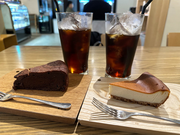 02アイスコーヒー(510円×2)とケーキ