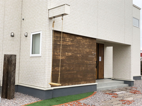 29外観(ブランコ付き)