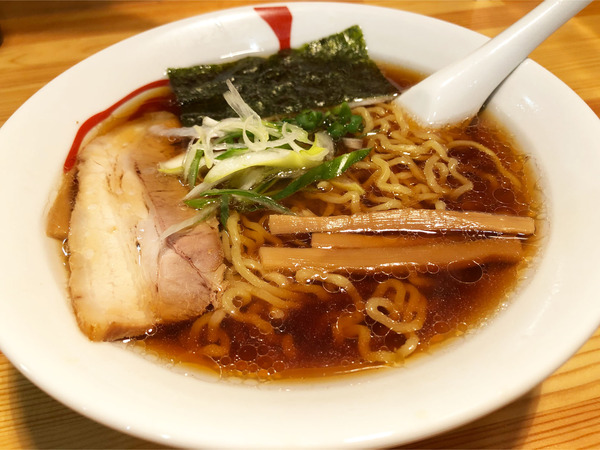 01鶏ガラスープ・醤油(750円)