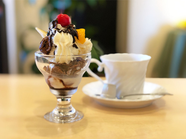 04食後のデザート・ミニチョコパフェ(462円)